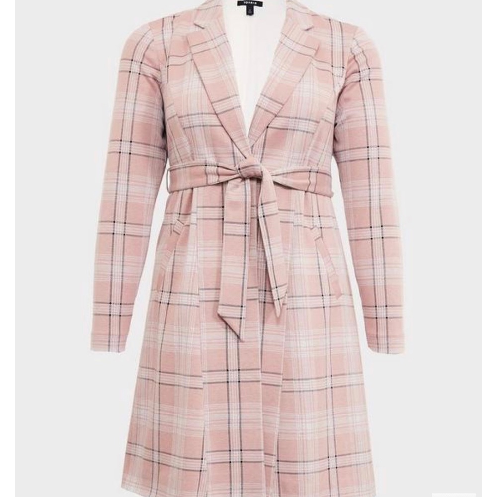 Beautiful pastel/baby pink Torrid overcoat with one button closure and a belt